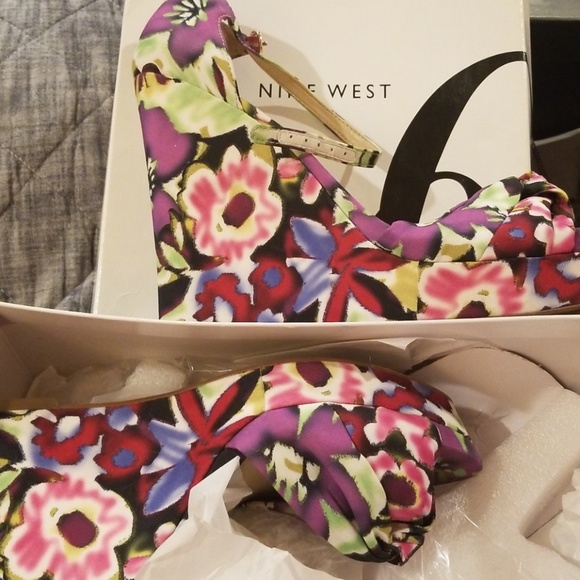 Platform shoes - Picture 2 of 3